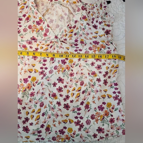 Anne Carson White Floral Print V-Neck Blouse Women's Approximate Small - Picture 4 of 7